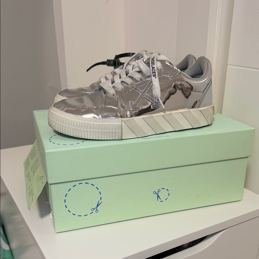 Off White Virgil Abloh Silver shoes (Mirror)